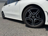 メルセデス・ベンツの定める厳しい基準をクリアしたお車のみをご案内させて頂きます。納車前整備はメーカー規定に基づき最大100項目にも及ぶ点検を熟練のメカニックによって行いご納車させて頂きます。