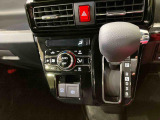納車前にはプロのメカニックが、各部の点検を行います。ディーラーにしか出来ない品質、そしてサービスできっと満足していただけると思います!