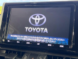 【大画面ナビ】人気の大型9インチナビを装備。存在感のある大画面はインパクト大!ナビ利用時のマップ表示は見やすく、テレビやDVDは臨場感がアップ!いつものドライブがグッと楽しくなります♪