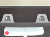 【スズキ セーフティサポート】走行中に前方の車両等を認識し、衝突しそうな時は警報とブレーキで衝突回避と被害軽減をアシスト。より安全にドライブをお楽しみいただけます。