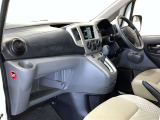 分かりやすく操作しやすい運転席まわりです☆