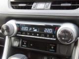 オートエアコンで車内はいつでも快適です♪