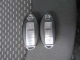 『インテリジェントキ-』機械的な鍵を使用せずに車両のドアの施錠/解錠、エンジン始動が可能なシステムです!(スペアキ-付き)