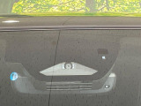 【トヨタセーフティセンス】走行中に前方の車両等を認識し、衝突しそうな時は警報とブレーキで衝突回避と被害軽減をアシスト。より安全にドライブをお楽しみいただけます。