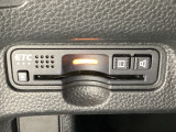 ハンドルの左下にETCがついています。高速道路の料金所の通過も楽々です。カードの取り出しもしやすい場所についています。