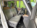 運転席シート廻りは使用感も少なく、良好な状態となっています。丁寧に使われていたことがよくわかりますね。