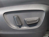 パワーシート搭載。微妙な調整が手軽にでき、ピッタリの最適なポジションで運転することが可能です。
