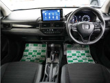 運転にかかわる様々な操作を安全に行えるように視点移動が少なく、操作性に配慮されたスイッチ類が凝縮されたコクピットです。