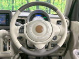 【純正革巻きステアリング】上質な革を使用することで、手にしっかり馴染みとても運転しやすいハンドルです♪