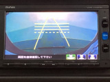 バックでの車庫入れも安心です! リアカメラが付いているバックモニター付のナビを装備しております。操作線もついており距離感も画面から確認できます。