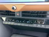 オートエアコンで快適な室内です。