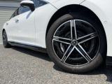 メルセデス・ベンツの定める厳しい基準をクリアしたお車のみをご案内させて頂きます。納車前整備はメーカー規定に基づき最大100項目にも及ぶ点検を熟練のメカニックによって行いご納車させて頂きます。
