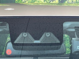 【スマートアシスト】走行中に前方の車両等を認識し、衝突しそうな時は警報とブレーキで衝突回避と被害軽減をアシスト。より安全にドライブをお楽しみいただけます。