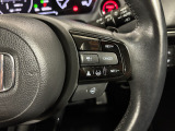 Hondaセンシングの機能のひとつ、アダプティブクルーズコントロール付!アクセルから足を離しても設定したスピードと前車との車間を保ち走行してくれます!車線維持もアシスト☆高速道路で疲労軽減ですね☆