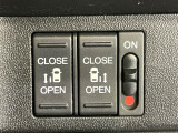 【両側パワースライドドア】スマートキーや運転席のスイッチで後席両側スライドドアの開閉が可能♪電動だから力を入れてドアを開ける必要が無く、小さなお子様でも簡単に開け閉めでき快適です♪