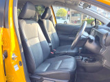 運転席シート廻りは使用感も少なく、良好な状態となっています。前オーナー様が丁寧に使っていたことがよくわかりますね。