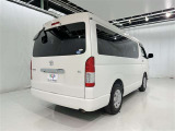 広々とした車内空間に優れた燃費性能。更にデザインも上質で人気のお車です!