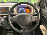 インテリアに合わせたデザインのステアリングは、運転される方のことも考え、運転しやすい形状、大きさです。是非一度、実際に触ってお確かめください。