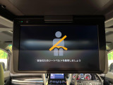 【フリップダウンモニター】大画面モニターで後席でもエンタメをお楽しみいただけます。小さなお子様にも大人気の装備です♪
