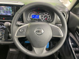 【純正革巻きステアリング】上質な革を使用することで、手にしっかり馴染みとても運転しやすいハンドルです♪