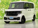 【WECARS】豊富な在庫を大画面モニターで検索可能!オプション装備や内装、タイヤの状態など細部まで御覧頂けます♪詳細はお気軽にスタッフまでお問合せ下さい。