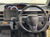 このハンドルを握った時に、車を所有している優越感を味わえますね