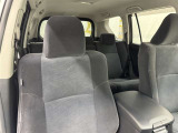 高いホールド性で運転姿勢が安定します。長距離ドライブでも疲れにくいのが魅力です。