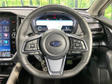 インテリアに合わせたデザインのステアリングは、運転される方のことも考え、運転しやすい形状、大きさです。是非一度、実際に触ってお確かめください。