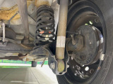 お車を安心してお乗りいただく為には、足回りの定期点検が欠かせません。サービスサポート(有償保証)では無料点検もご提供しており、安心のカーライフをお過ごしいただけるサポート体制が整っています。