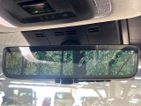 【デジタルインナーミラー】後席の大きな荷物や同乗者で後方が確認しづらい時でも安心!カメラが撮影した車両後方の映像をルームミラー内に表示。クリアな視界で状況の確認が可能です!