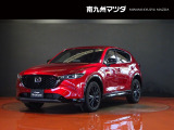 中古車専門再生工場にて熟練専任スタッフが丁寧に清掃、仕上げを実施しております。また、お客様に安心してご検討いただける様、公取協が定める基準に基づき車両検査を実施し、車両状態評価証を発行しております。