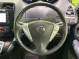 【純正革巻きステアリング】上質な革を使用することで、手にしっかり馴染みとても運転しやすいハンドルです♪