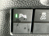 パーキングセンサーシステムは走行中に障害物が迫ると音と表示でお知らせ、低速走行時時の安心感を高めます