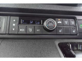 オートエアコンのお車ですので室内の温度をスムーズに調整してくれます♪