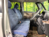 運転席シート廻りは使用感も少なく、良好な状態となっています。丁寧に使われていたことがよくわかりますね。
