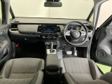 ●Honda CONNECT●Honda SENSING●Hondaスマートキーシステム●USBチャージャー(Type-C)●LEDヘッドライト●フルオートエアコンなどの充実装備