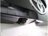 バックカメラが付いているので後方確認が非常にしやすいです。今や運転初心者も熟練者も必須装備!ついていて損はないですね♪