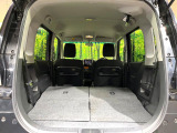 普段のお買い物や通勤、送迎等に十分な荷室スペースを確保しております。セカンドシートを倒すと、大きな荷物の積載も可能です♪