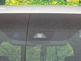 【ホンダセンシング】走行中に前方の車両等を認識し、衝突しそうな時は警報とブレーキで衝突回避と被害軽減をアシスト。より安全にドライブをお楽しみいただけます。