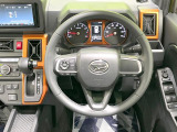 【純正革巻きステアリング】上質な革を使用することで、手にしっかり馴染みとても運転しやすいハンドルです♪