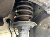 お車を安心してお乗りいただく為には、足回りの定期点検が欠かせません。サービスサポート(有償保証)では無料点検もご提供しており、安心のカーライフをお過ごしいただけるサポート体制が整っています。