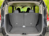 普段のお買い物や通勤、送迎等に十分な荷室スペースを確保しております。セカンドシートを倒すと、大きな荷物の積載も可能です♪
