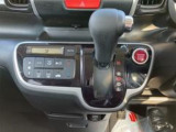 必ず使用するシフトレバー。確りと確認したいですね。