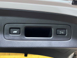 【パワーバックドア】スマートキーや運転席のボタンを押すだけでリアゲートが自動で開閉します!荷物を持っている時や、高い位置にあるバックドアを閉める際に便利な機能です♪