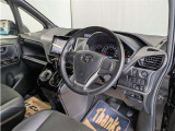 見通しのよいすっきりとした視界で、誰でも運転しやすいです。運転のしやすさは疲れにくさにも繋がりますよ♪