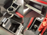 収納スペースや、ドリンクホルダーもついています。長距離ドライブで活躍する必需品ですね♪