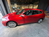BMWを熟知したメカニックによる、360度の納車前点検。ドイツ本国と同様の教育・訓練を受けたメカニックが徹底的に点検、整備した後にお客様にお引渡しします。