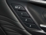 運転席のパワーシートは3名様分までメモリー機能付きです。
