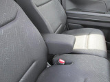 アームレストは運転の疲労軽減になります
