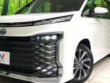 【シーケンシャルターンランプ付きLEDヘッドライト】人気の『流れるウィンカー』付きのLEDヘッドライトを装備♪高級感はもちろん、点灯時は存在感たっぷりで他車からも認識されやすく安心です。